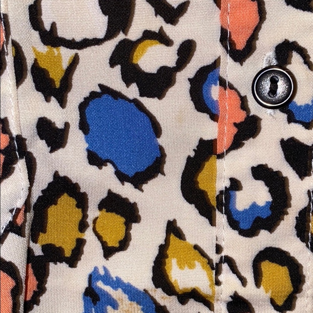 NOTATIONS Multi Colored Leopard Print Top - Picture 3 of 5
